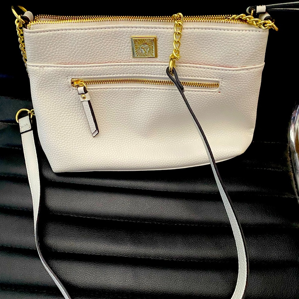 Anne Klein white crossbody bag 💥